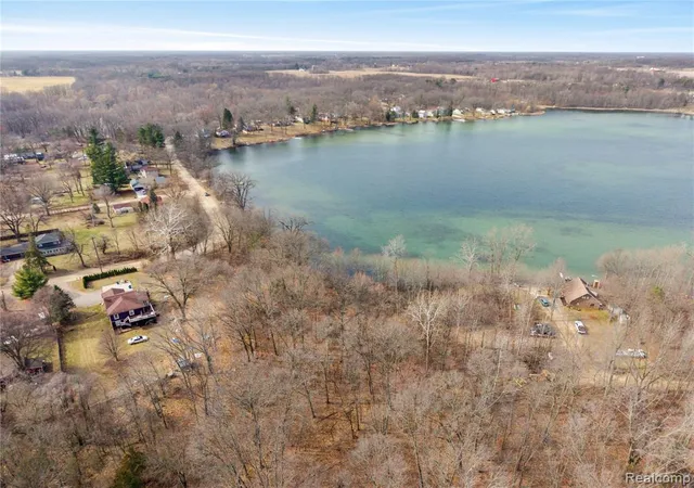 3rd image of 15177 Mccaslin Lake Rd, Linden, MI 48451 | MLS# 60977799