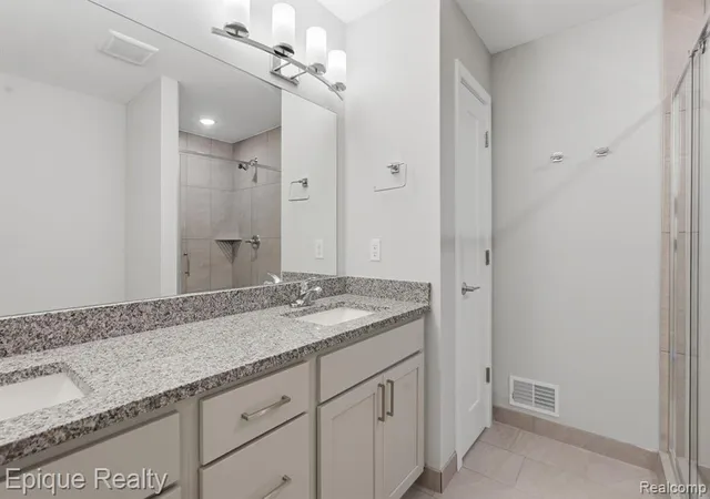Listing Photo 2 - Condo for sale in building located at 25550 Grandview Ln, Novi, MI 48375 1866 - Unit #39