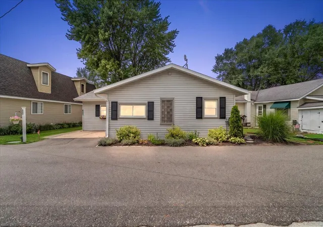 Photo 2 of Single family home for sale at 6731 Campau Lake Dr, Alto, MI 49302 | MLS# 70551071 | Listing updated on 2026-09-15