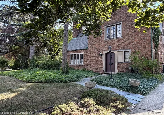 Photo 2 of Single family home for sale at 623 Coolidge Rd, Birmingham, MI 48009 | MLS# 61016242 | Listing updated on 2026-08-17