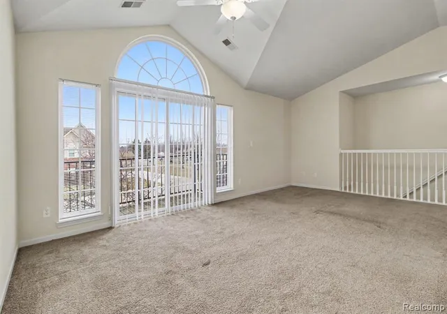 5th image of 20006 Hidden Oaks Dr, Trenton, MI 48183 | MLS# 60977445