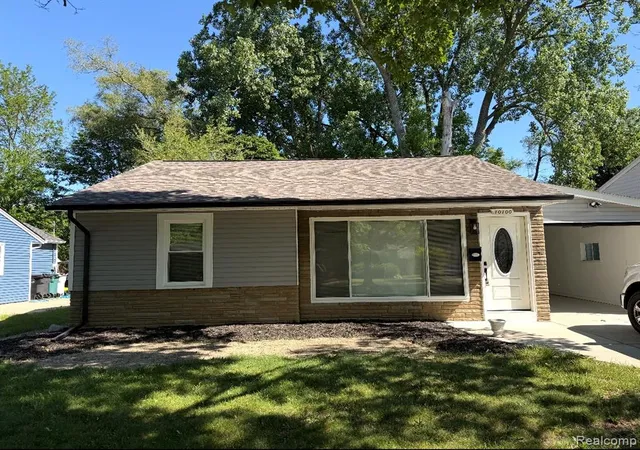 Photo 1 of Sale Pending at 10100 Saratoga St, Oak Park, MI 48237 | MLS# 61015951 | Listing updated on 2026-08-20