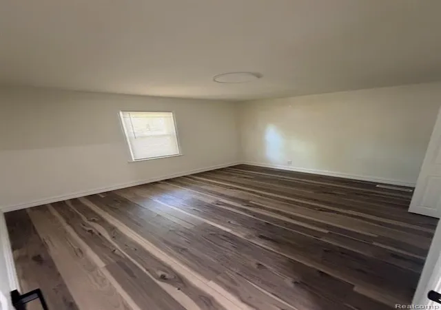 Photo 8 of Sale Pending at 10100 Saratoga St, Oak Park, MI 48237 | MLS# 61015951 | Listing updated on 2026-08-20