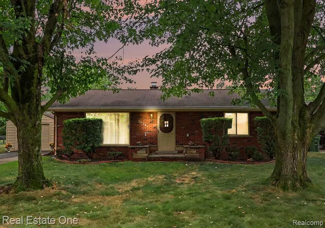 Photo 3 of Sale Pending at 51341 Neumaier Dr, Shelby Township, MI 48316 | MLS# 61018964 | Listing updated on 2026-08-23