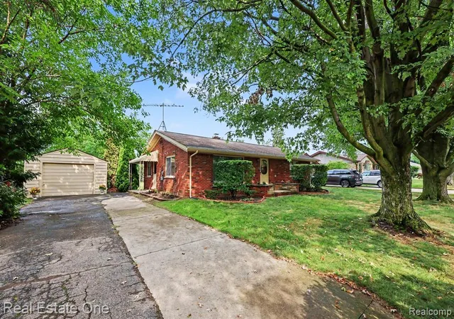 Photo 4 of Sale Pending at 51341 Neumaier Dr, Shelby Township, MI 48316 | MLS# 61018964 | Listing updated on 2026-08-23