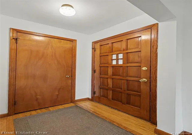 Photo 5 of Sale Pending at 51341 Neumaier Dr, Shelby Township, MI 48316 | MLS# 61018964 | Listing updated on 2026-08-23