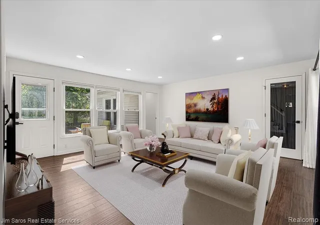 5th image of 615 Lakepointe St, Grosse Pointe Park, MI 48230 | MLS# 61003376