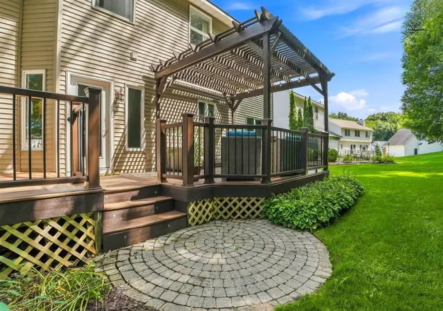 Photo 4 of Sale Pending at 6274 Miramonte Dr, Rockford, MI 49341 | MLS# 70555463 | Listing updated on 2026-09-02