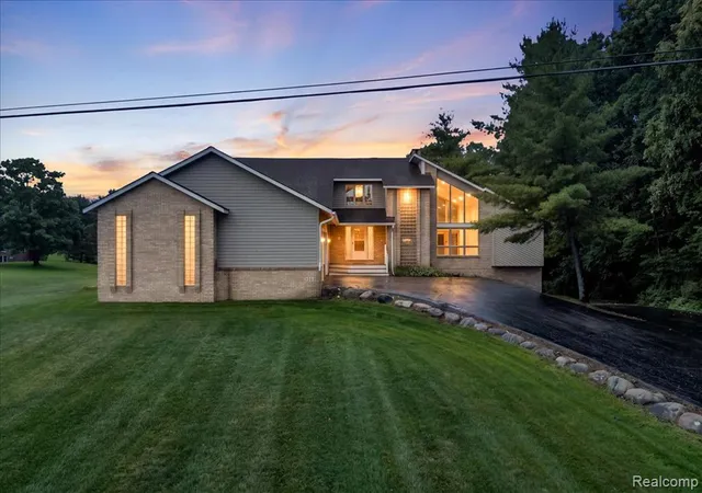 Photo 1 of Sale Pending at 3080 Davisburg Rd, Davisburg, MI 48350 2221 | MLS# 61024219 | Listing updated on 2026-09-05