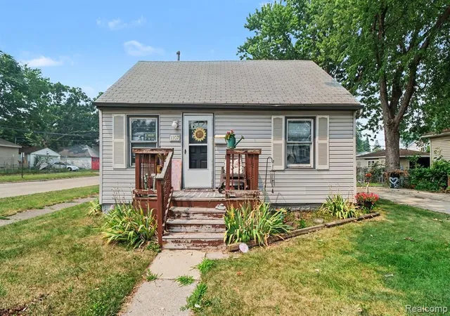 Photo 1 of Single family home for sale at 1107 E Hayes Ave, Hazel Park, MI 48030 2620 | MLS# 61012968 | Listing updated on 2026-08-28