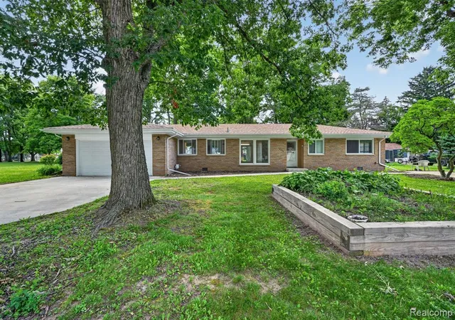 Homes for sale in Owosso, MI | 4877 Orchard Ln, Owosso, MI 48867 | MLS# 61007264
