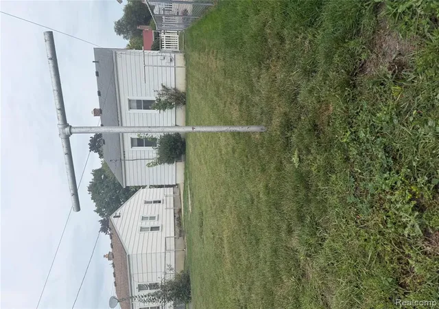 Photo 18 of Sale Pending at 3520 20th St, Wyandotte, MI 48192 6302 | MLS# 61024952 | Listing updated on 2026-08-31