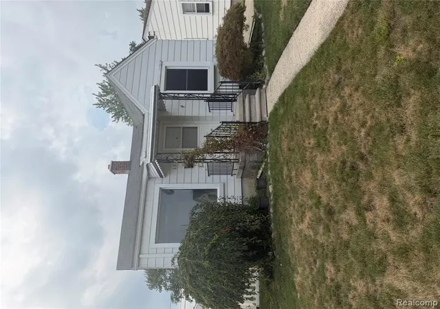 Photo 2 of Sale Pending at 3520 20th St, Wyandotte, MI 48192 6302 | MLS# 61024952 | Listing updated on 2026-08-31
