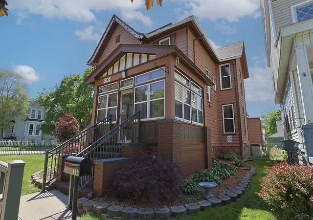 4th image of 601 N Van Buren St, Bay City, MI 48708 | MLS# 50210023