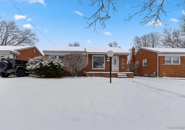 Single family home for sale at 6690 Deering St, Garden City, MI 48135 | MLS# 60958300 | Listing updated on 2026-07-07