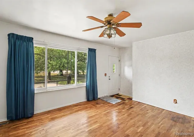 Photo 3 of Sale Pending at 1254 W Grand Blanc Rd, Grand Blanc, MI 48439 | MLS# 61017409 | Listing updated on 2026-09-13