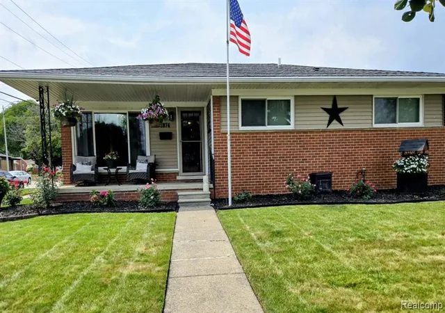 2nd image of 1874 Newman St, Trenton, MI 48183 | MLS# 61021505