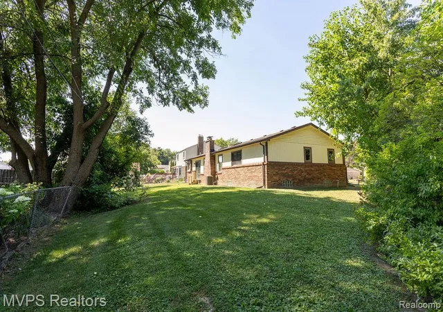 Photo 20 of Sale Pending at 18070 Gaylord Ct, Clinton Township, MI 48035 | MLS# 61020632 | Listing updated on 2026-08-18