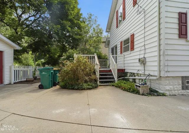 Photo 4 of Sale Pending at 211 S Tenth St St, Saint Clair, MI 48079 | MLS# 50219838 | Listing updated on 2026-09-11