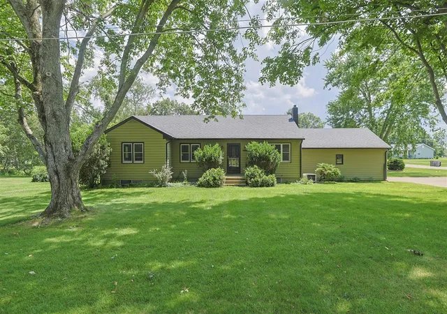 Homes for sale in Edwardsburg, MI | 27201 Stuart St, Edwardsburg, MI 49112 | MLS# 70543320