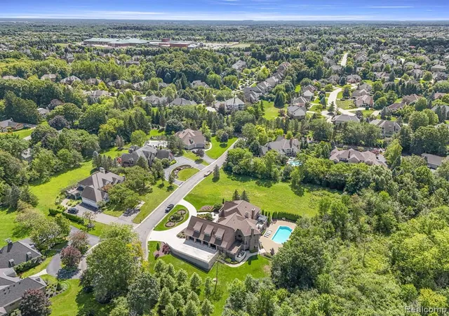 4th image of 18197 Shelley Pond Ct, Northville, MI 48168 | MLS# 60952179