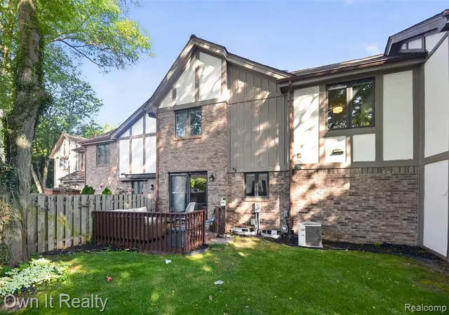 26th image of 718 S Military St, Dearborn, MI 48124 | MLS# 61008011