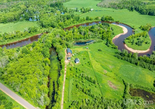 Homes for sale in Baraga, MI | 12195 Froberg Rd, Baraga, MI 49908 | MLS# 50212852
