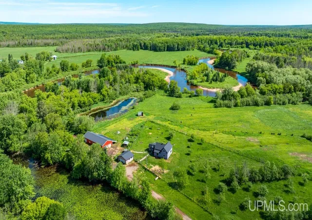 Homes for sale in Baraga, MI | 12195 Froberg Rd, Baraga, MI 49908 | MLS# 50212852