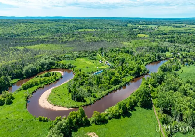 Homes for sale in Baraga, MI | 12195 Froberg Rd, Baraga, MI 49908 | MLS# 50212852
