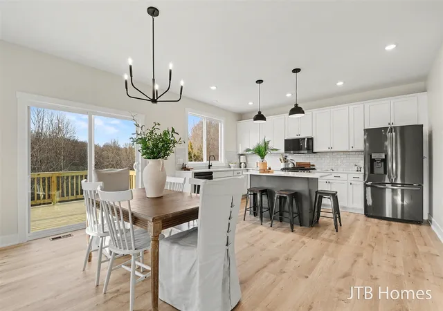 Photo 4 of Sale Pending at 5952 Valley Point Dr, Caledonia, MI 49316 | MLS# 70521126 | Listing updated on 2026-04-21
