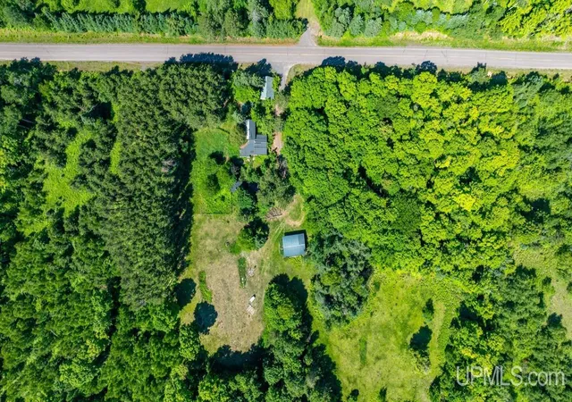 Homes for sale in Pelkie, MI | 23180 S Laird Rd, Pelkie, MI 49958 | MLS# 50213459