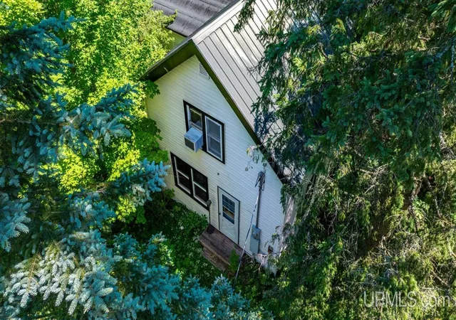 Homes for sale in Pelkie, MI | 23180 S Laird Rd, Pelkie, MI 49958 | MLS# 50213459