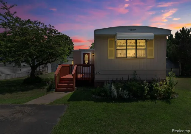 Photo 1 of Manufactured home for sale at 351 N Squir Rd, Auburn Hills, MI 48326 | MLS# 61014446 | Listing updated on 2026-08-06