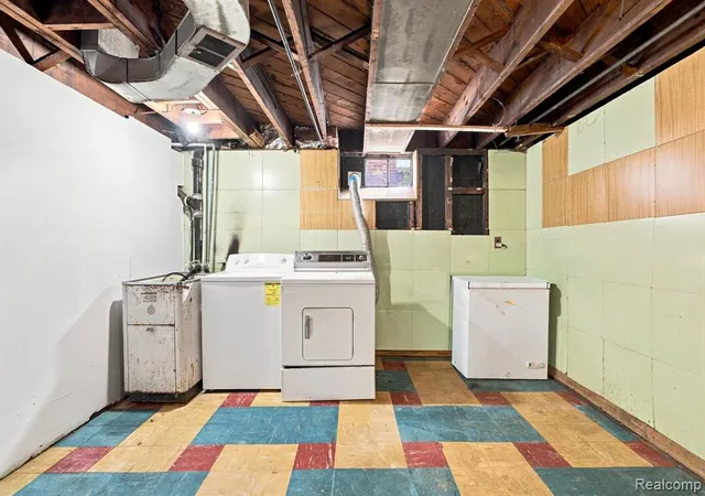 32nd image of 19486 Packard St, Detroit, MI 48234 3195 | MLS# 61024226