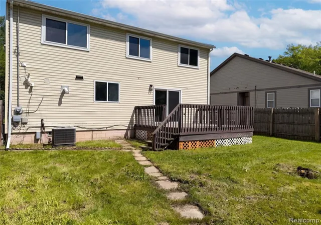 Homes for sale in Farmington Hills, MI | 21425 Averhill St, Farmington Hills, MI 48336 | MLS# 60997685