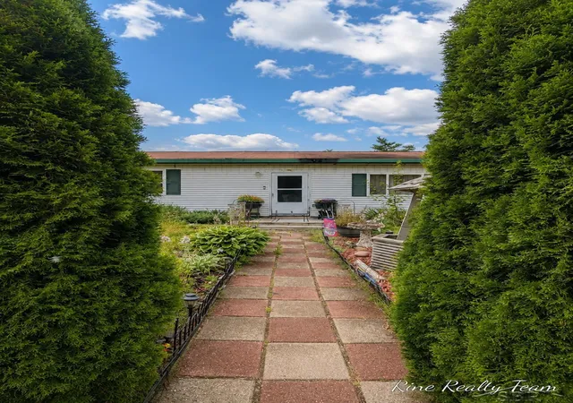 image of 10882 Chase Bridge Rd, Roscommon, MI 48653 | MLS# 50219537