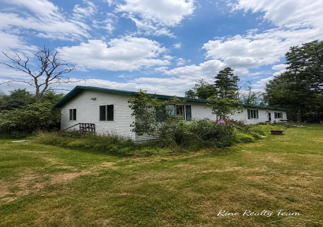 image of 10882 Chase Bridge Rd, Roscommon, MI 48653 | MLS# 50219537