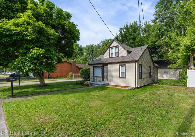 Photo 1 of Single family home for sale at 27073 Gilbert Dr, Warren, MI 48093 | MLS# 61008716 | Listing updated on 2026-08-06