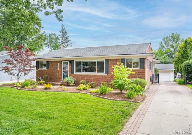 Homes for sale in Beverly Hills, MI | 16951 Elizabeth St, Beverly Hills, MI 48025 | MLS# 61008678