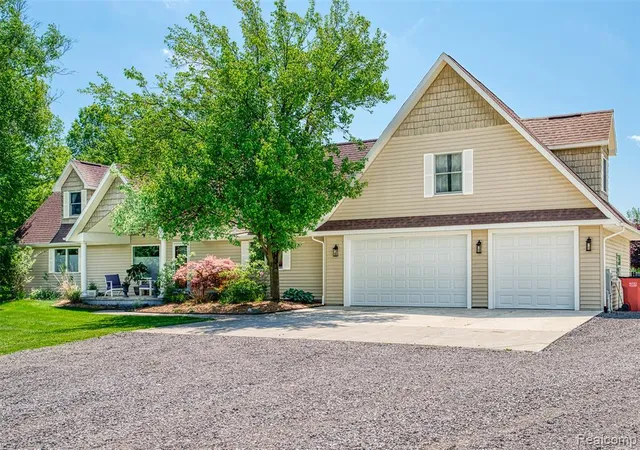 Homes for sale in South Lyon, MI | 13800 12 Mile Rd, South Lyon, MI 48178 | MLS# 60994842