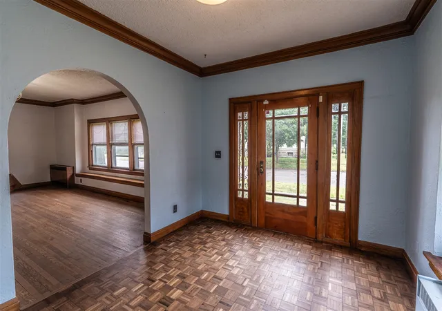 Photo 3 of Single family home for sale at 1500 Clinton St, Muskegon, MI 49442 | MLS# 70538314 | Listing updated on 2026-08-25