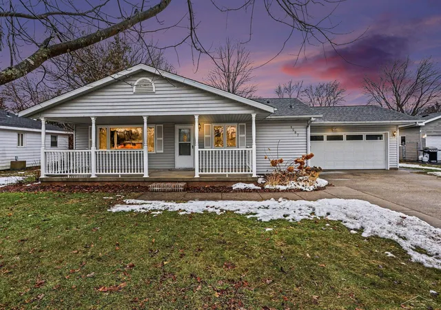 Homes for sale in Essexville, MI | 1587 N Knight Rd, Essexville, MI 48732 | MLS# 50199828