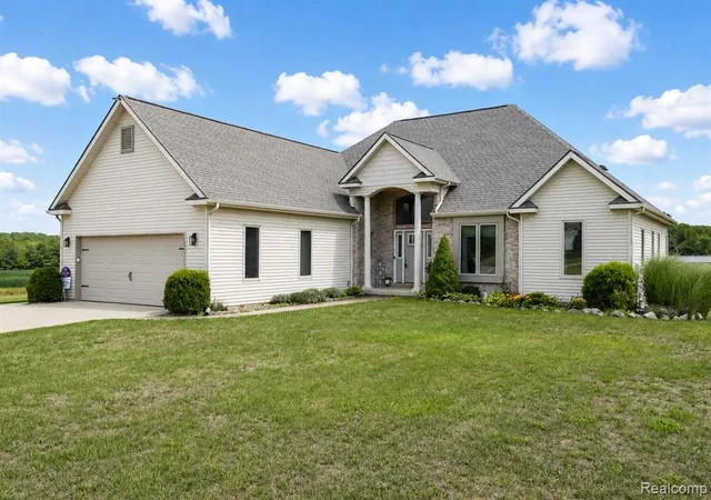 Photo 1 of Sale Pending at 5094 N Oak Rd, Davison, MI 48423 9305 | MLS# 61025467 | Listing updated on 2026-09-29