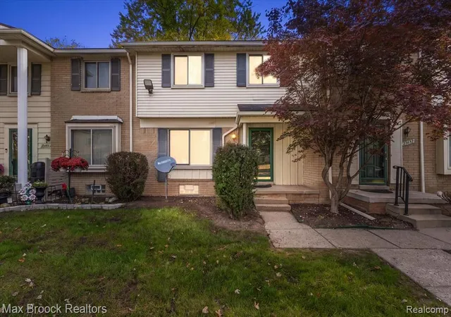 Photo 1 of Condo for sale at 23656 Lahser Rd, Southfield, MI 48033 | MLS# 61042949 | Listing updated on 2026-10-30