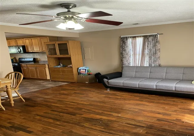 2nd image of 409 Humphrey St, South Haven, MI 49090 | MLS# 70520924
