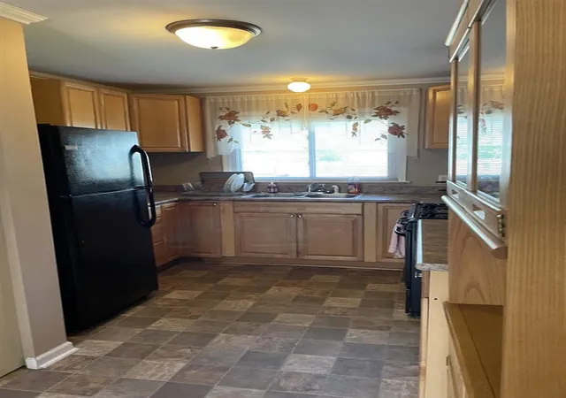 4th image of 409 Humphrey St, South Haven, MI 49090 | MLS# 70520924