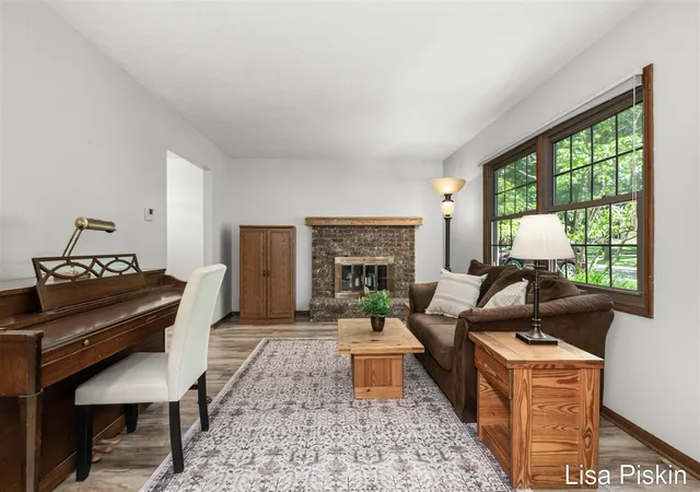 Photo 3 of Single family home for sale at 2509 Argus Dr, Grand Rapids, MI 49546 | MLS# 70549300 | Listing updated on 2026-08-02