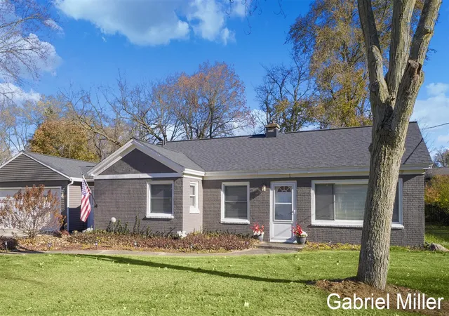 Photo 3 of Sale Pending at 2444 Irene Ave, Grand Rapids, MI 49546 | MLS# 70505514 | Listing updated on 2026-01-28