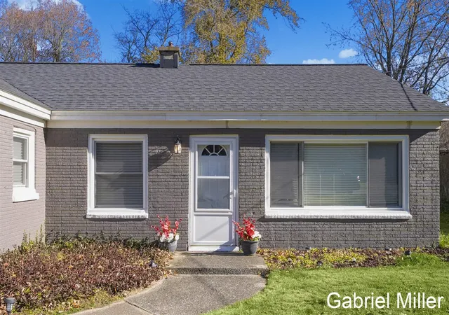 Photo 3 of Sale Pending at 2444 Irene Ave, Grand Rapids, MI 49546 | MLS# 70505514 | Listing updated on 2026-01-28