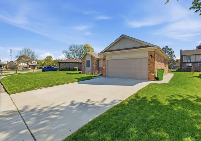 Photo 3 of Single Family Residence at 46346 Hollowoode Ln, Macomb, MI 48044 | MLS# 50210005 | | Sold on 2026-07-09